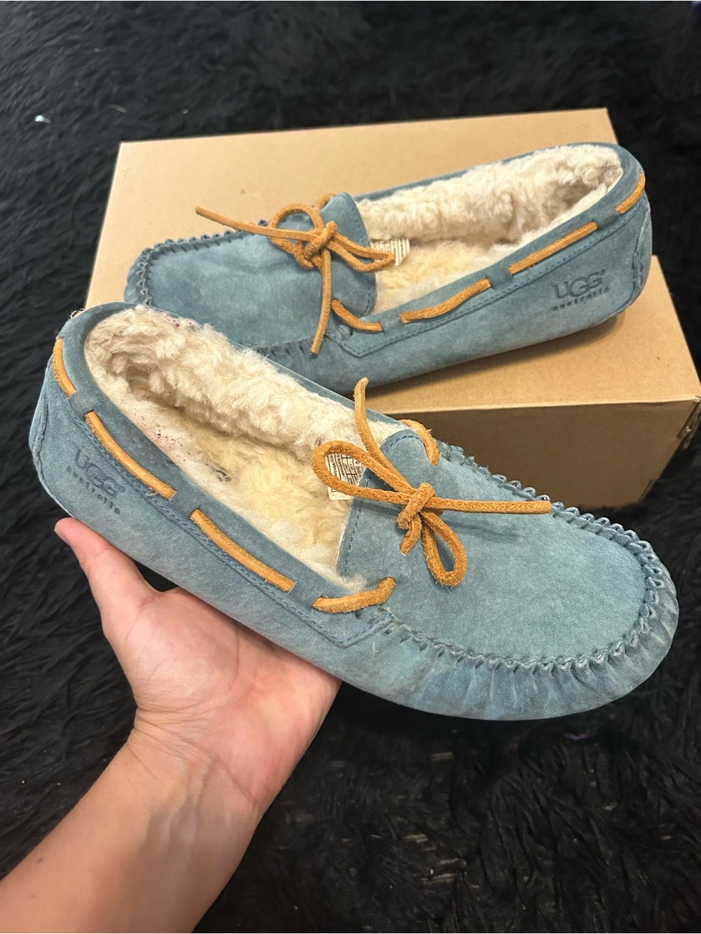 UGG Dakota suede fur winter moccasin slippers shoes women’s 8 Preowned